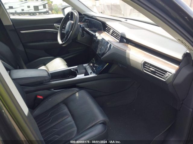 WA1VAAGEXKB010420 Audi E-tron Premium Plus