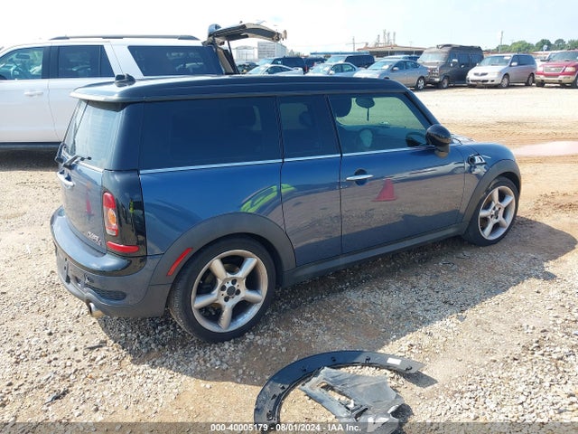 2010 MINI COOPER S CLUBMAN WMWMM3C59ATP94069 Photo 3