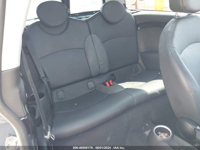 2010 MINI COOPER S CLUBMAN WMWMM3C59ATP94069 Photo 7