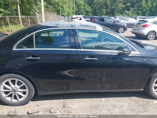 WDD3G4FB6KW002978 Mercedes-Benz A 220 4matic
