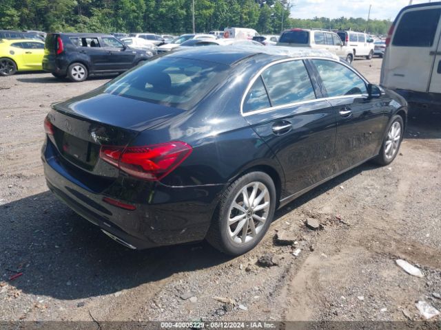 WDD3G4FB6KW002978 Mercedes-Benz A 220 4matic