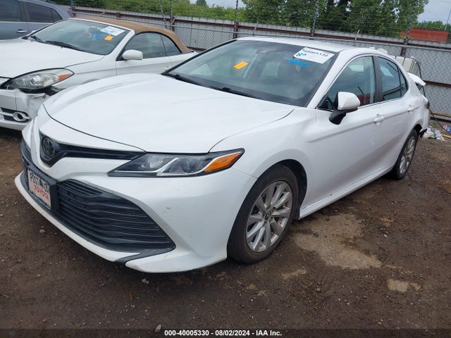 Toyota CAMRY LE 2020 4T1C11AK5LU930520 Image 2