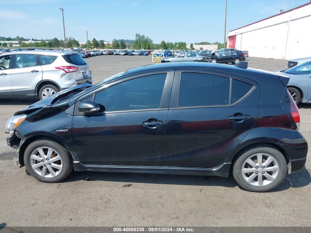 Toyota Prius C Four 2017 JTDKDTB39H1595992 Image 15