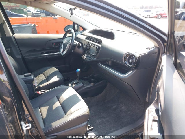 Toyota Prius C Four 2017 JTDKDTB39H1595992 Image 5
