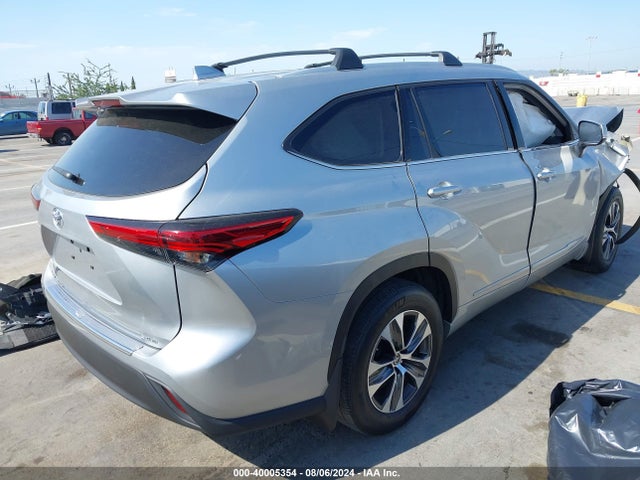 Toyota Highlander Xle 2022 5TDHZRAH1NS137499 Image 4