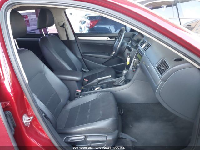 1VWAT7A35FC054279 Volkswagen Passat 1.8t Wolfsburg Edition