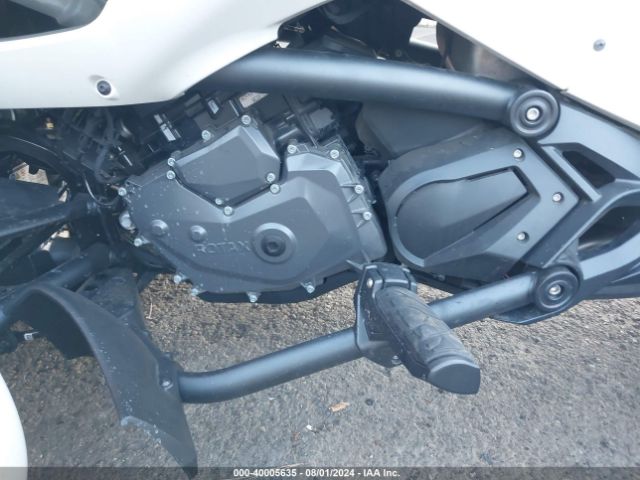 2022 CAN-AM SPYDER ROADSTER 2BXREDD26NV000004 Photo 8
