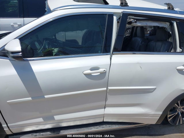 Toyota Highlander Xle V6 2016 5TDKKRFH2GS140627 Image 15