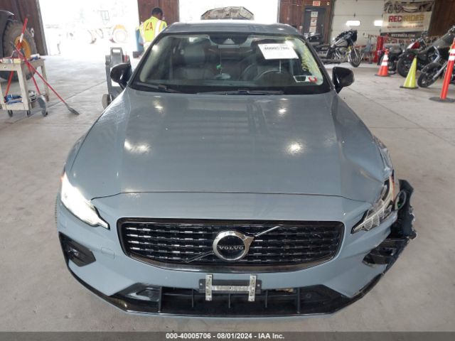 7JRL12TZ3NG153973 Volvo S60 B5 Momentum
