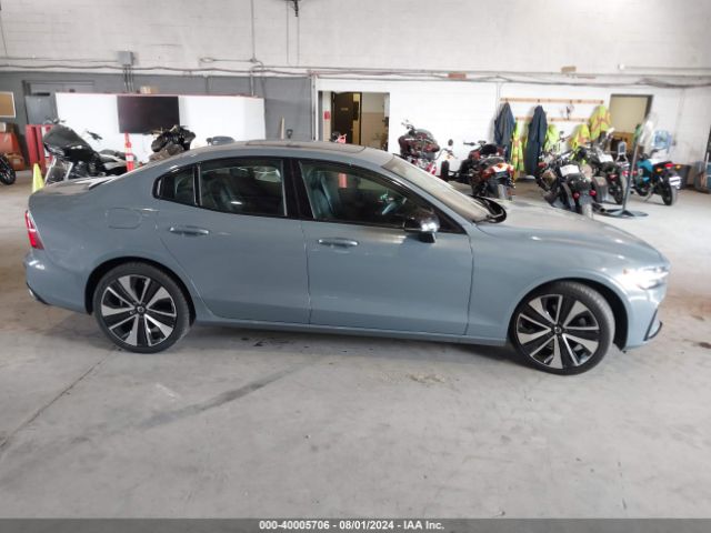 7JRL12TZ3NG153973 Volvo S60 B5 Momentum