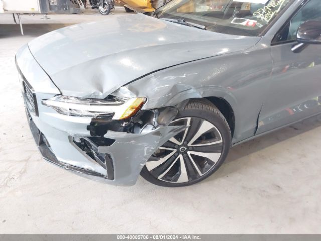 7JRL12TZ3NG153973 Volvo S60 B5 Momentum