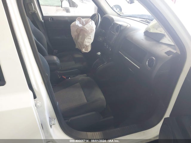 1C4NJPFB7GD590172 Jeep Patriot Latitude