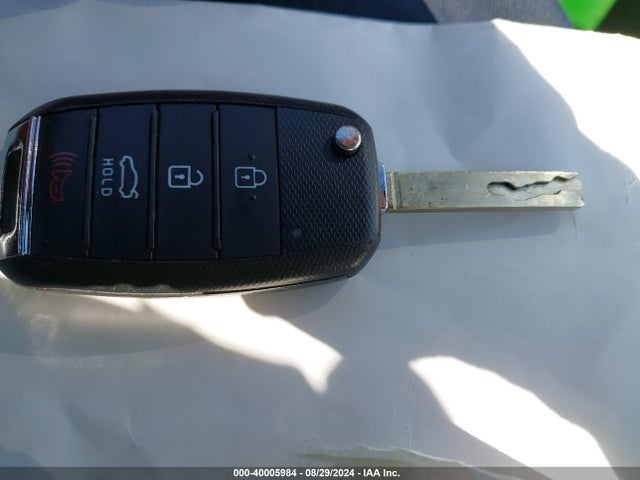 KIA Optima Lx 2018 5XXGT4L36JG268215 Image 11