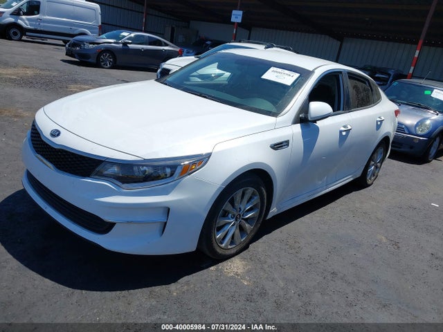KIA Optima Lx 2018 5XXGT4L36JG268215 Image 2