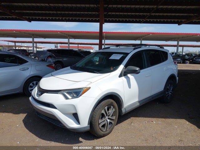 Toyota RAV4 LE 2016 2T3BFREV7GW475151 Image 2