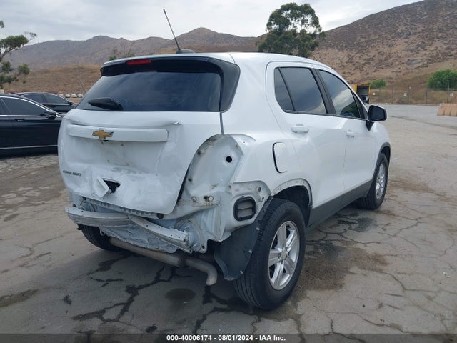 Chevrolet TRAX LS 2017 3GNCJNSB0HL239866 Image 4