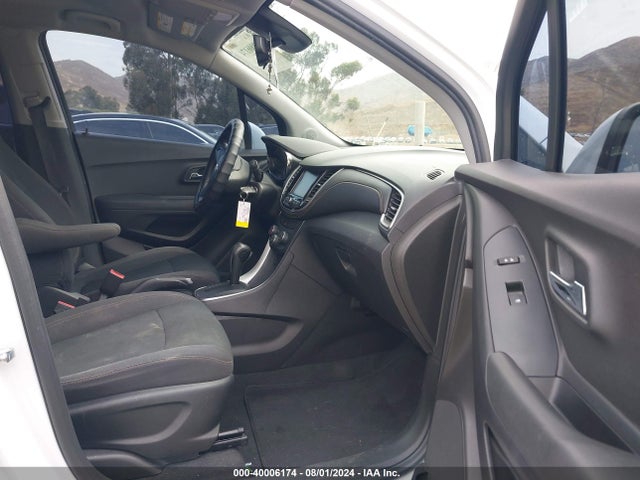 Chevrolet TRAX LS 2017 3GNCJNSB0HL239866 Image 5