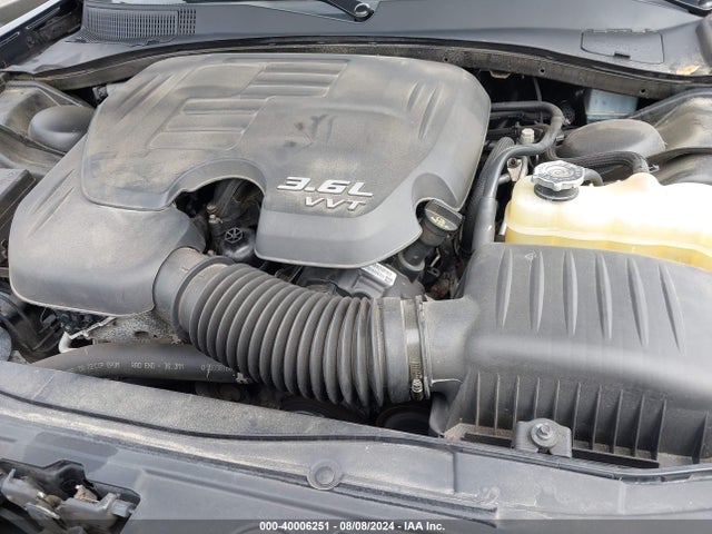 2C3CCARG1JH231579 Chrysler 300 Touring L Awd