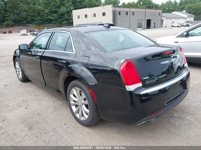 2C3CCARG1JH231579 Chrysler 300 Touring L Awd