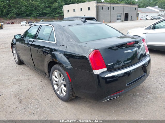 2C3CCARG1JH231579 Chrysler 300 Touring L Awd