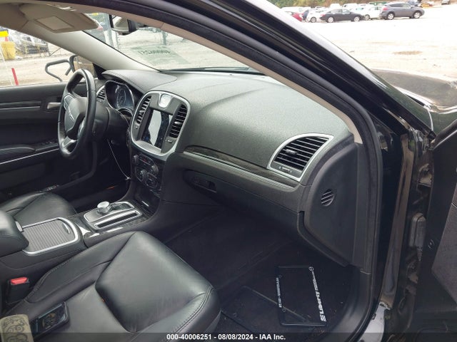 2C3CCARG1JH231579 Chrysler 300 Touring L Awd