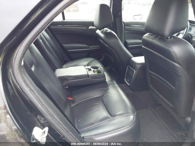 2C3CCARG1JH231579 Chrysler 300 Touring L Awd