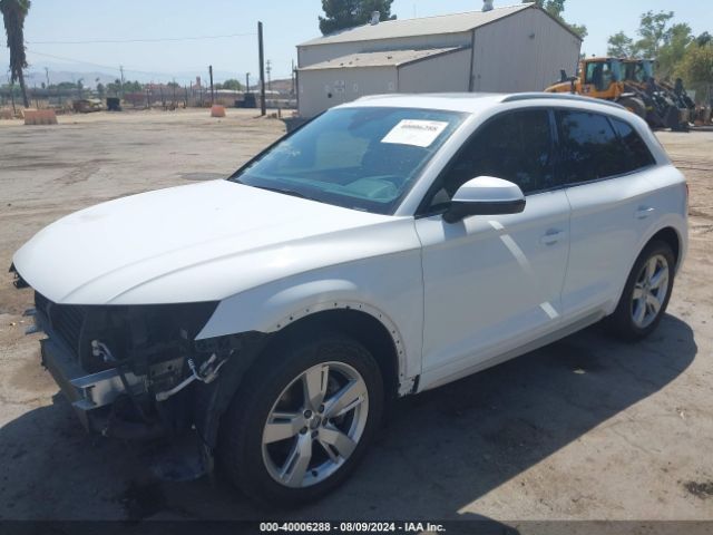 WA1ANAFY2J2003720 Audi Q5 2.0t Premium/2.0t Tech Premium