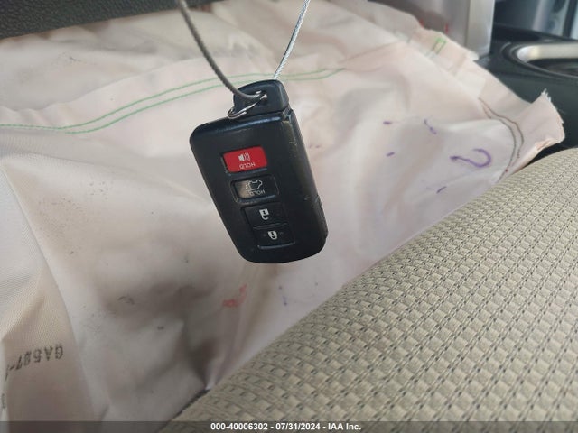 Toyota Rav4 Xle 2018 JTMWFREV4JJ735061 Image 11