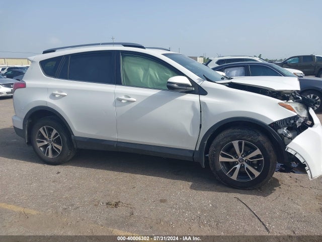 Toyota Rav4 Xle 2018 JTMWFREV4JJ735061 Image 13