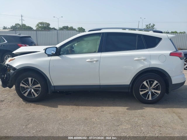 Toyota Rav4 Xle 2018 JTMWFREV4JJ735061 Image 14