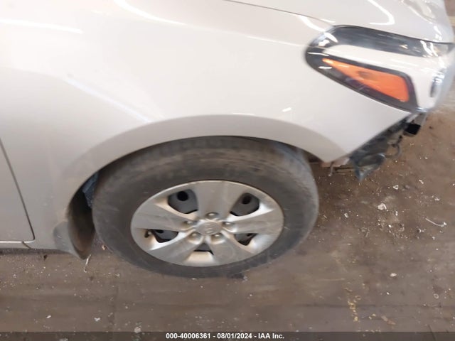 KIA FORTE LX 2018 3KPFK4A76JE228679 Image 17