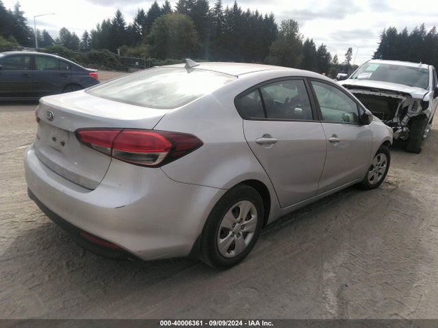 KIA FORTE LX 2018 3KPFK4A76JE228679 Image 4