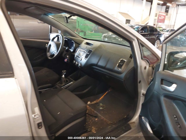KIA FORTE LX 2018 3KPFK4A76JE228679 Image 5