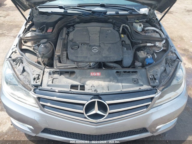 WDDGF8AB3EA960139 Mercedes-Benz C 300 Luxury 4matic/sport 4matic