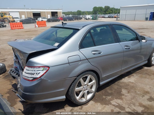 WDDGF8AB3EA960139 Mercedes-Benz C 300 Luxury 4matic/sport 4matic