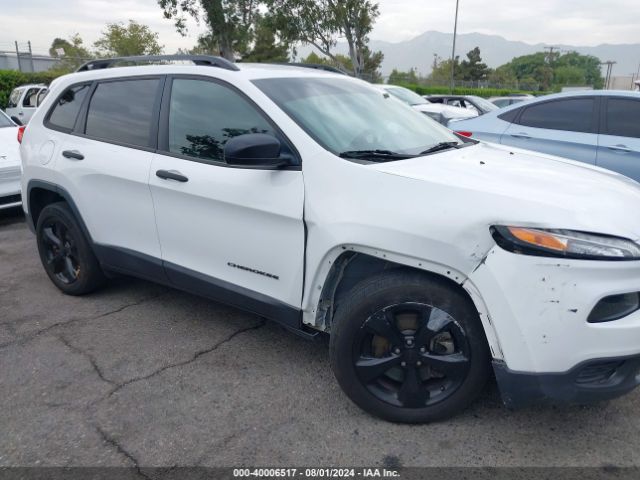 1C4PJLAS6HW592381 Jeep Cherokee Altitude Fwd