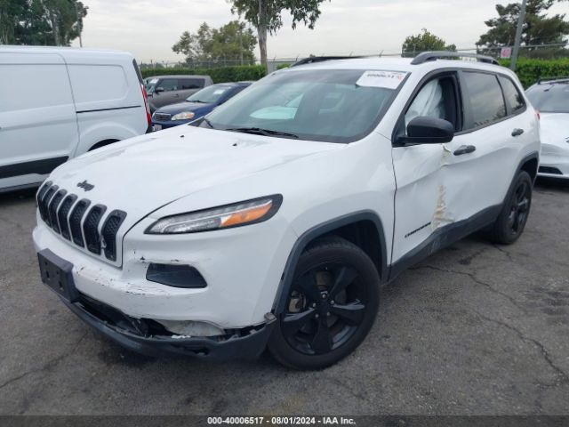 1C4PJLAS6HW592381 Jeep Cherokee Altitude Fwd