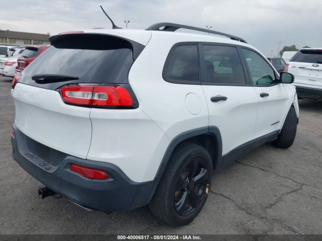 1C4PJLAS6HW592381 Jeep Cherokee Altitude Fwd