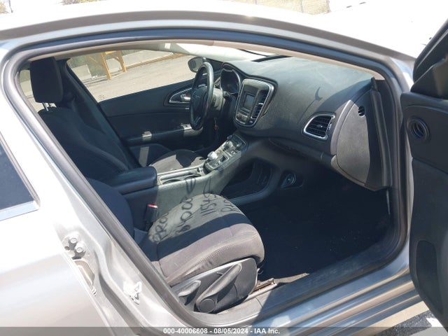 Chrysler 200 Limited 2015 1C3CCCAB2FN596024 Image 5