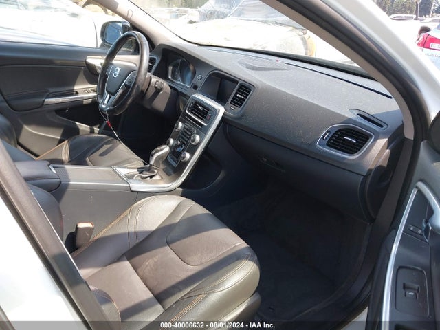 YV4612HK6G1003284 Volvo V60 Cross Country T5