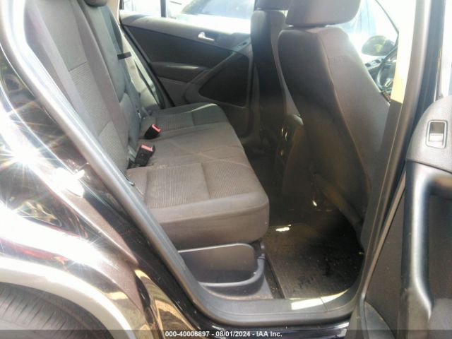 WVGAV7AX9FW563141 Volkswagen TIGUAN S