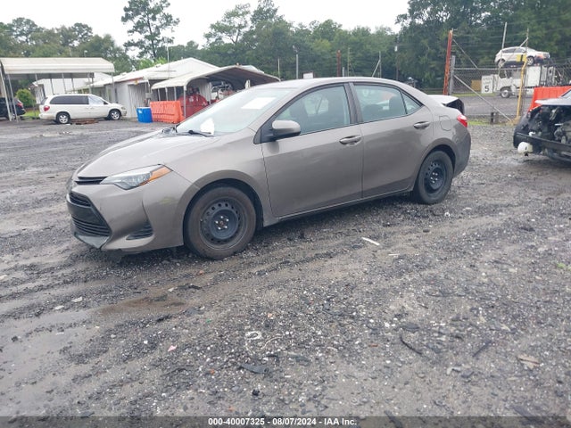 Toyota COROLLA LE 2019 5YFBURHE4KP942417 Image 2
