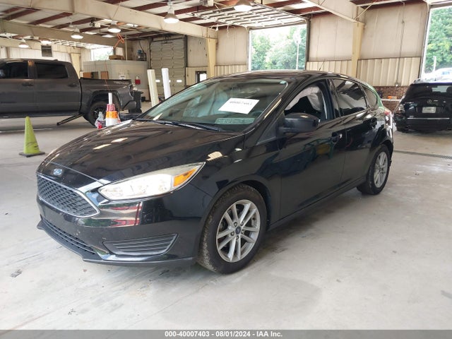 Ford FOCUS SE 2018 1FADP3K2XJL214349 Image 2