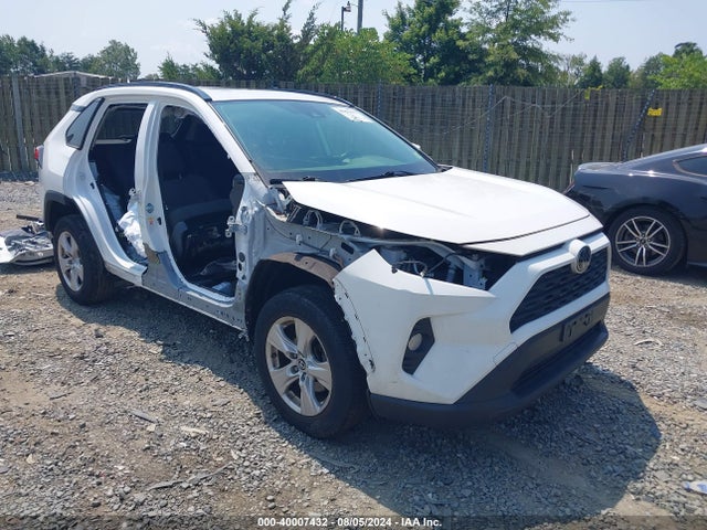 Toyota Rav4 Xle 2019 JTMP1RFVXKD013577 zdjęcie główne