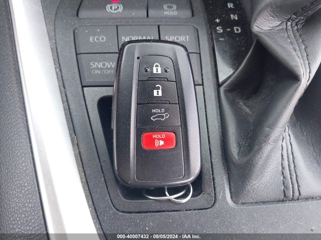 Toyota Rav4 Xle 2019 JTMP1RFVXKD013577 Image 11