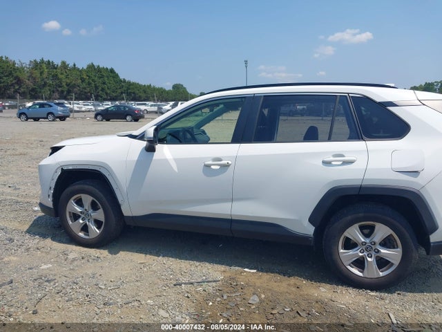 Toyota Rav4 Xle 2019 JTMP1RFVXKD013577 Image 15