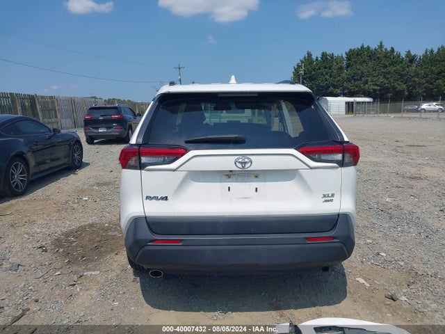 Toyota Rav4 Xle 2019 JTMP1RFVXKD013577 Image 17