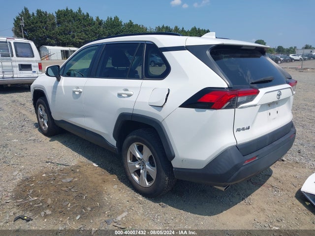 Toyota Rav4 Xle 2019 JTMP1RFVXKD013577 Image 3