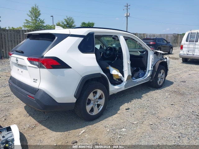 Toyota Rav4 Xle 2019 JTMP1RFVXKD013577 Image 4