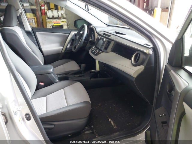 Toyota RAV4 LE 2014 JTMZFREV6EJ018521 Image 5